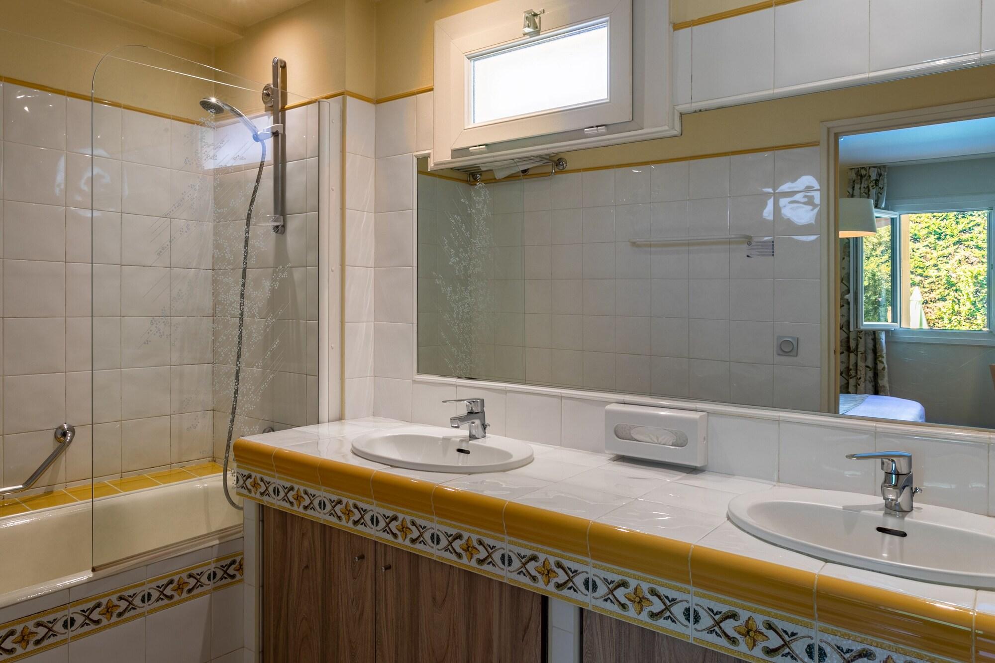 Hotel Mireille Arles Luaran gambar